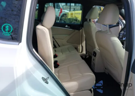 2015 Volkswagen Tiguan R-Line z USA, uszkodzony, nr VIN WVGAV7AX9FW092348